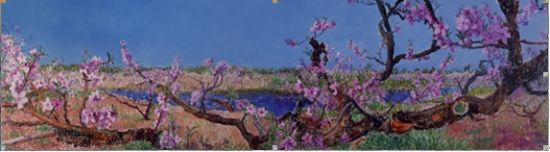 而周春芽的《一江春水(96/100)》(藏品编号：152950001)用夸张大胆的线条及灵动绚烂的笔触展现了春日特有的朝气，独特的透视效果与娇媚的色彩搭配，画作中尽显对于生命力的赞美和对自然的憧憬。 纵观整场，名作云集，为您尽显艺术殿堂的亚洲魅力！