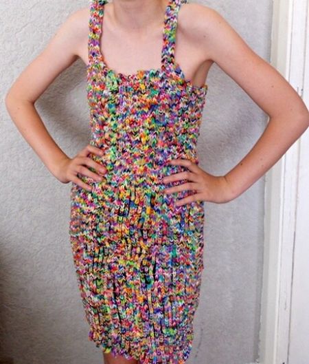 在eBay上被拍卖得17万英镑天价的橡筋编织裙