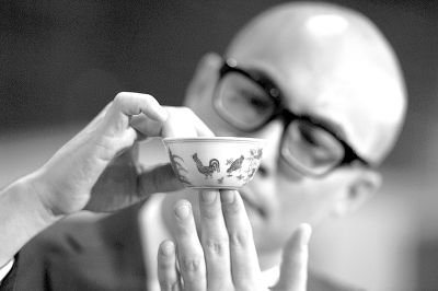 玫茵堂珍藏明成化斗彩鸡缸杯拍出2.8亿港元高价。CFP