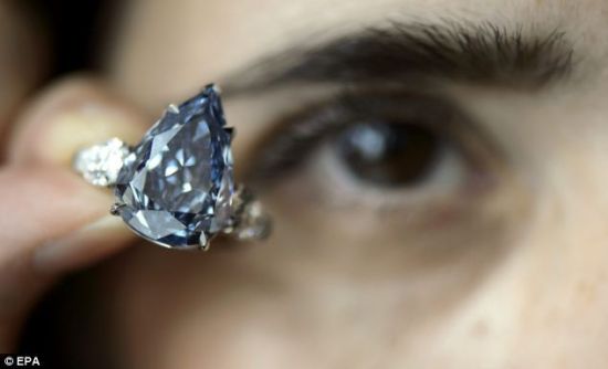 世界最大鲜彩蓝钻1.5亿元成交