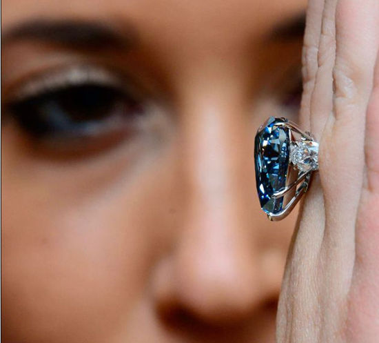 全球最大的顶级蓝色钻石将在年度佳士得华丽珠宝拍卖会上拍卖