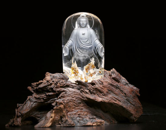 中国玉石雕刻大师翁祝红作品 水晶释迦牟尼摆件 落槌价130000元
