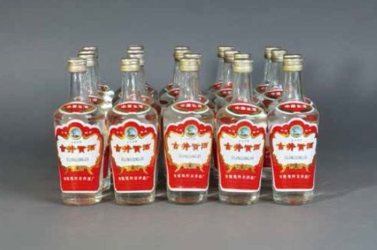 出产日期为1993-1995年间古井贡酒