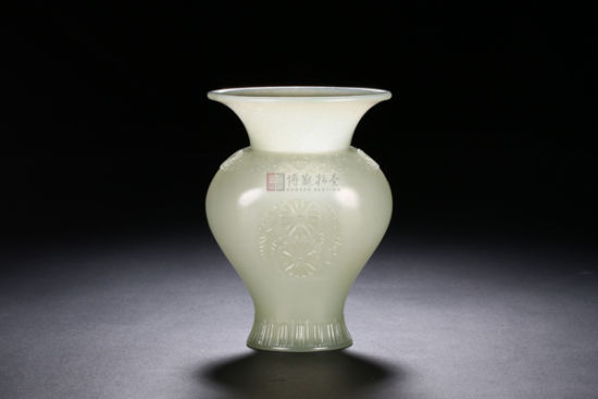 中国玉石雕刻大师 俞艇作品 白玉薄胎缠枝花纹瓶  13cm，high  148g