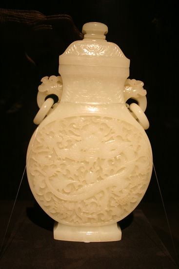 台湾清玩雅集成立二十周年（2012年）收藏展上的玉器