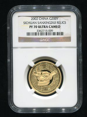2002年四川三星堆1/2盎司精制金币一枚
