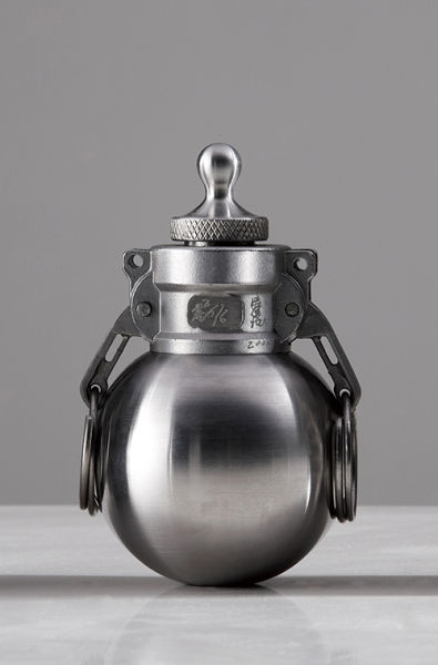 史金淞 婴儿奶瓶·雷II 不锈钢雕塑 版数(6\6)7.5×7.5×12.5cm 2008年作