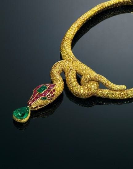 由Carvin French设计的独特的梨形哥伦比亚祖母绿项链(拍品编号1653，估价： 4,000,000-6,000,000港元／500,000-750,000美元)