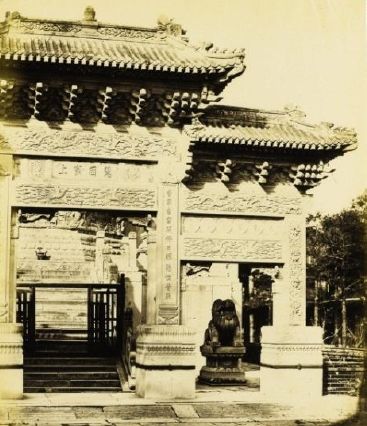 位于北京近郊的喇嘛庙正门
