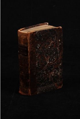 图为赵涌在线清 乾隆二十五年(1760)伦敦版《世界旅行札记》硬皮精装插图本一册