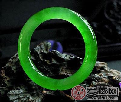 你知道翡翠手镯的保养吗