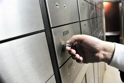 两把钥匙才能打开一个保管箱