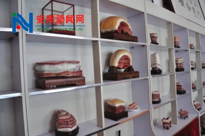 安阳一男子办起“猪肉石”展 收藏3年花费20余万元 - 安阳新闻网topbot