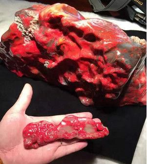 打鸡血的石头价值上亿元