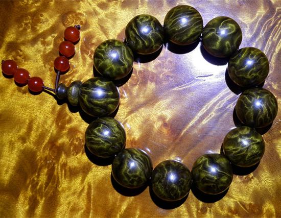 手串为红木代言 收藏手串成为一种文化