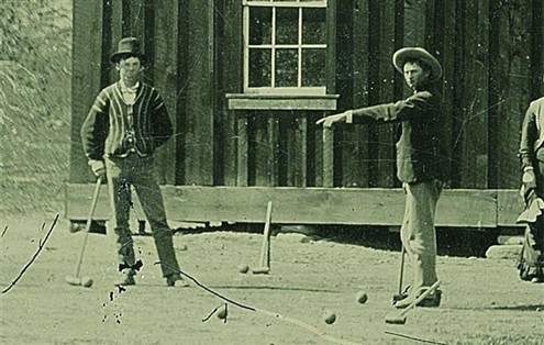 新华网北京10月18日电据新华社“新华国际”客户端报道，美国一名男子从加州旧货店花2美元购买的一张4＊5英寸锡版照片，近日被证实价值高达500万美元。