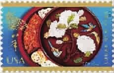 美国USPS发行的羊年邮票，只是采用了剪纸的羊，避开了形象困境。但在发行时标注的“The Year of Ram”透露出了倾向。