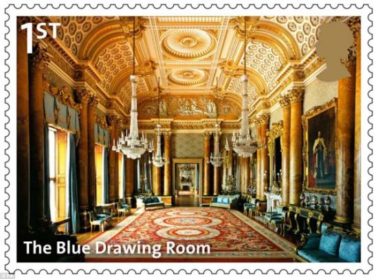 蓝色客厅是白金汉宫内部装饰最为精致的房间之一，也展现了英国乔治王朝时期的奢靡风格