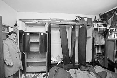 收藏家家中藏品被洗劫一空